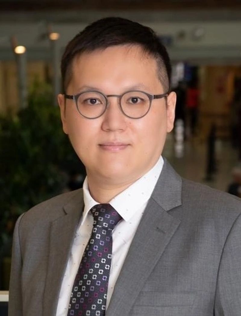 Dr Lui Ken-Yi